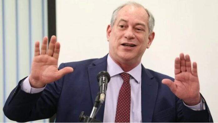 Deputados do PDT na Câmara defendem expulsão de Ciro Gomes do partido