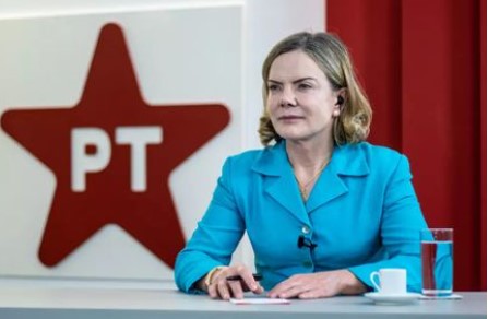 PT aproveita operação da PF para pedir arquivamento do projeto da anistia