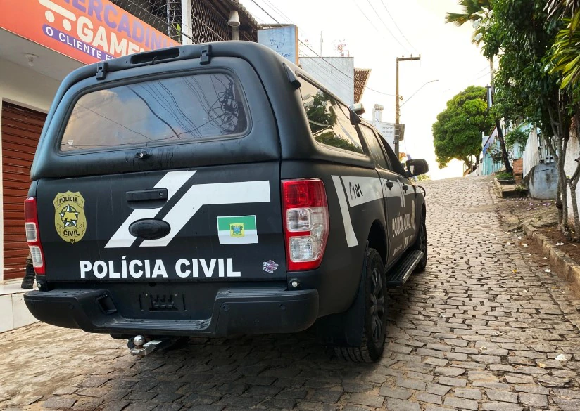 Polícia prende em SP mulher que esfaqueou e jogou água fervendo no marido no RN