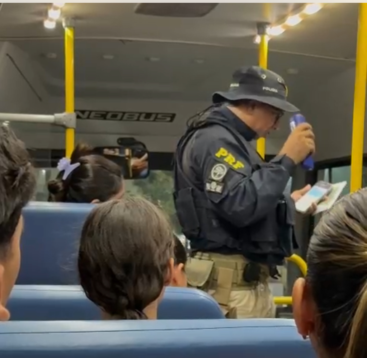 Motorista de ônibus escolar se recusa a fazer bafômetro e é autuado no RN
