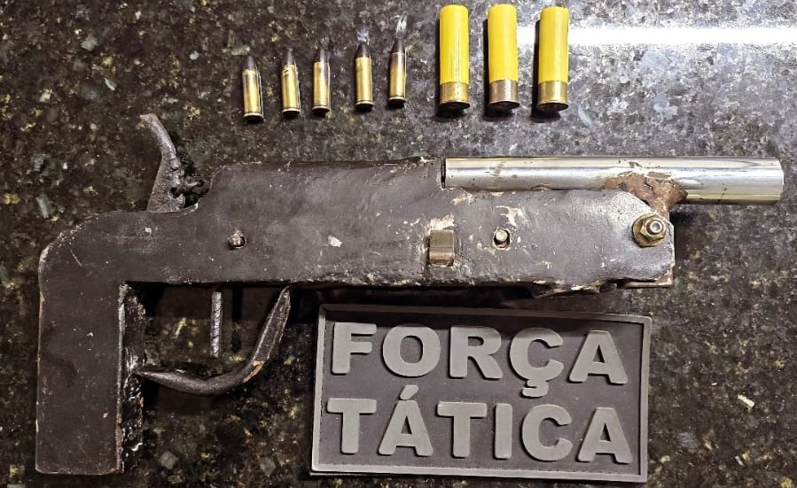INSEGURANÇA: PM sai na bala com bandidos em Candelária e apreende arma e munições