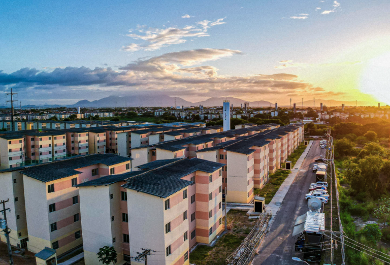 Prefeitura assina contrato para a construção de 400 novas unidades habitacionais em Natal