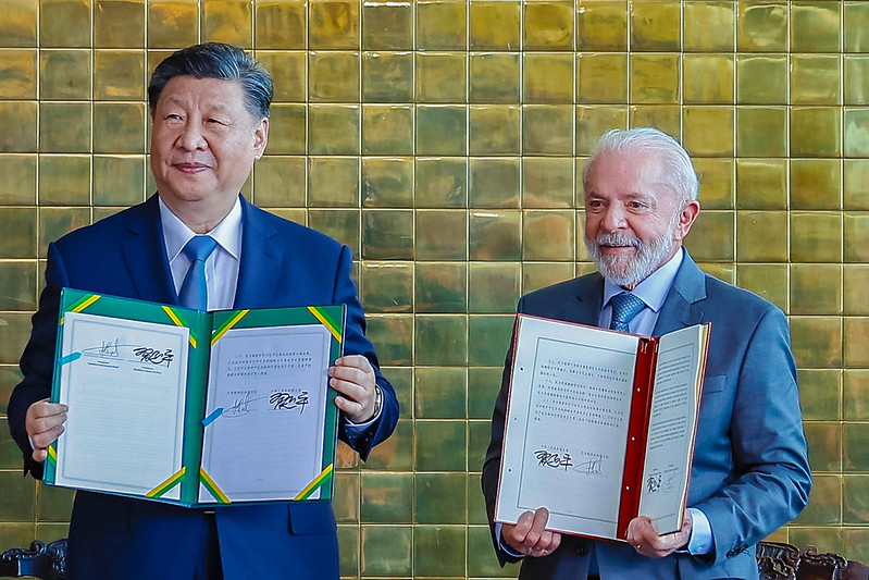 Após reunião a portas fechadas, China e Brasil assinam 37 acordos bilaterais