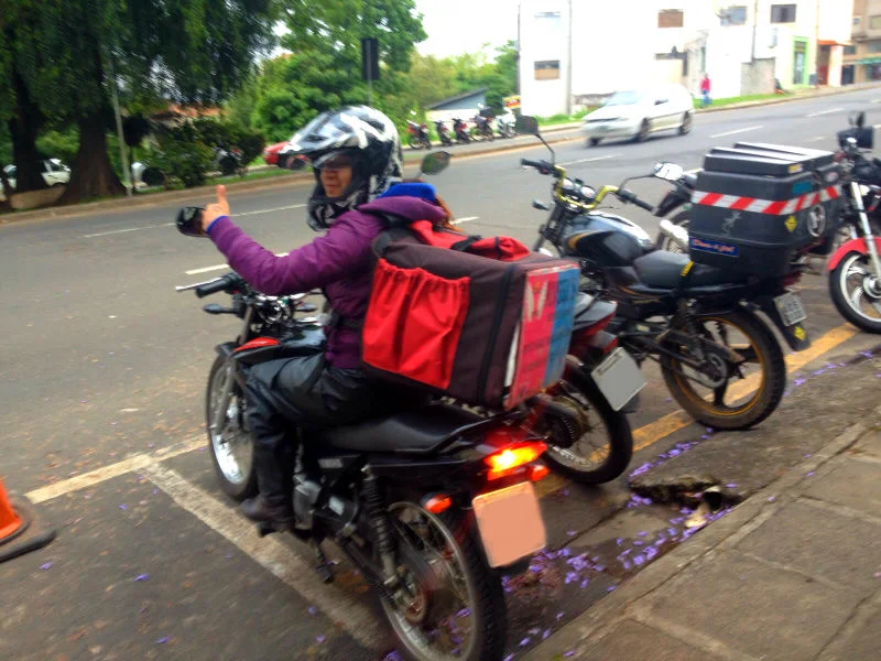 Câmara Municipal de Natal discute lei para proteger motogirls: ‘Segurança e dignidade’