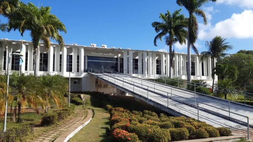 Sem conseguir baixar gasto com pessoal, governo do RN vai deixar de receber R$ 400 milhões do PEF em 2025