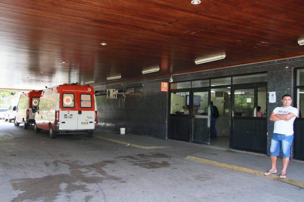 Paciente que caiu de cavalo espera há dois dias por leito de UTI no Hospital Walfredo Gurgel