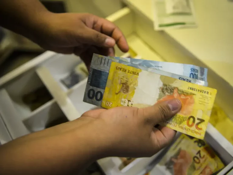 Comércio: 13º em 2024 deve fazer circular R$ 3,6 bilhões na economia do RN e aquecer vendas