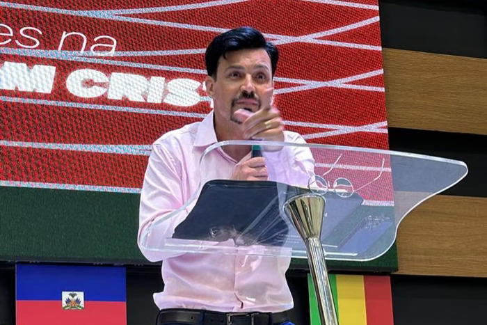 Pastor “ex-travesti” é denunciado após morte de fiel em “destransição”