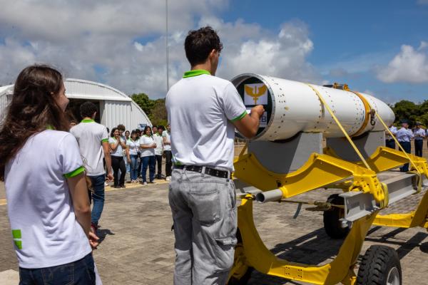 Foguete que será lançado pela FAB em Parnamirim vai levar mensagens de alunos ao espaço