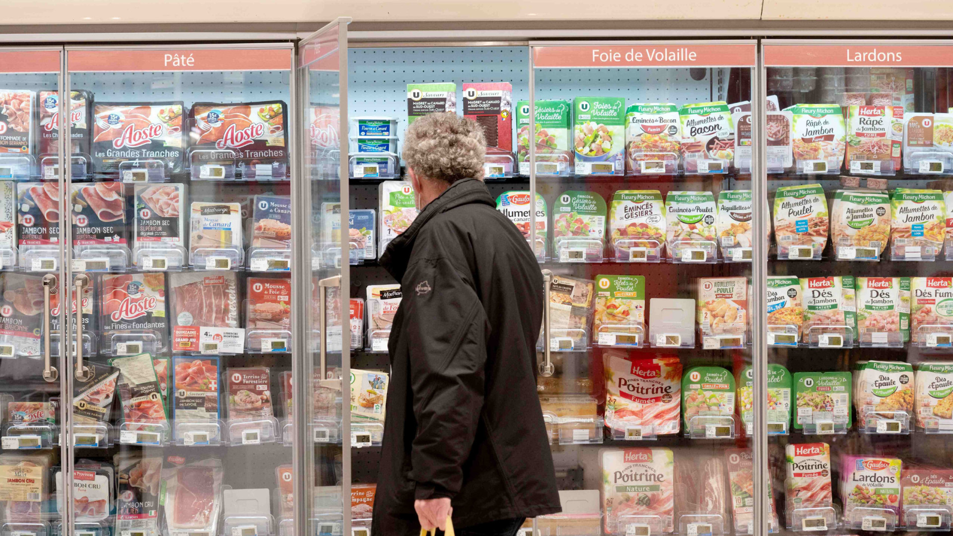 Consumo de produtos ultraprocessados causa 6 mortes por hora no país