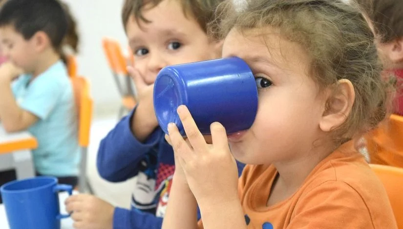 Lei garante distribuição gratuita de leite com fórmulas especiais para crianças em Natal