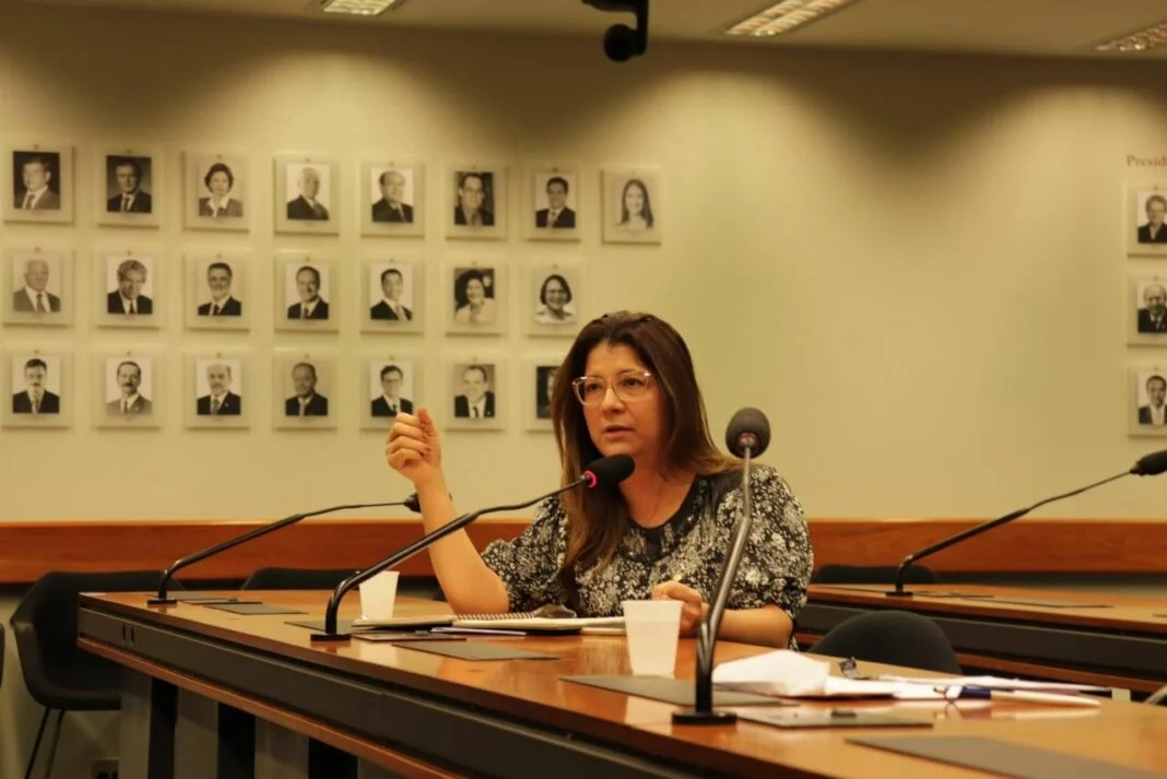 Carla Dickson toma posse para 2º mandato como deputada federal nesta quarta-feira