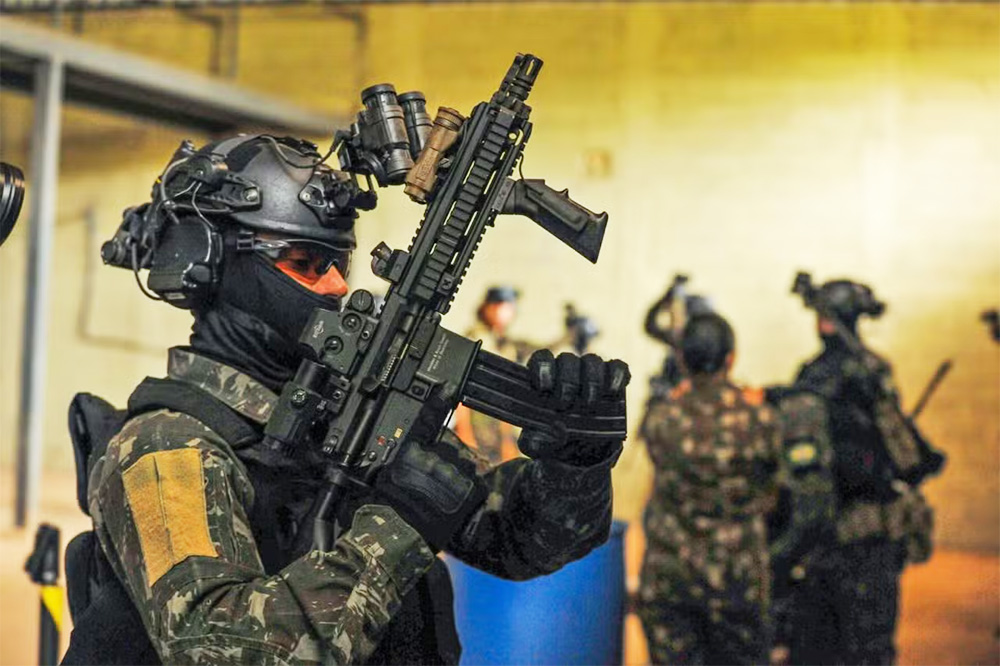 KIDS PRETOS: PSOL pedirá ao governo Lula extinção de grupo de elite do Exército Brasileiro