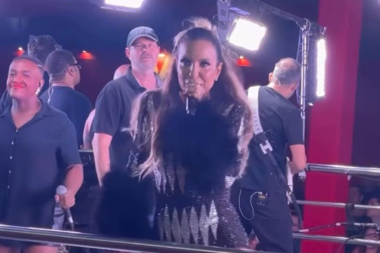 Ivete Sangalo surpreende e lança música nova no último dia de Carnatal
