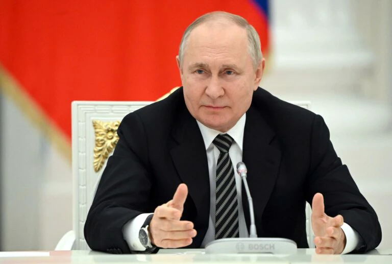 Rússia acusa EUA de “roubar” US$ 20 bilhões e enviar para a Ucrânia