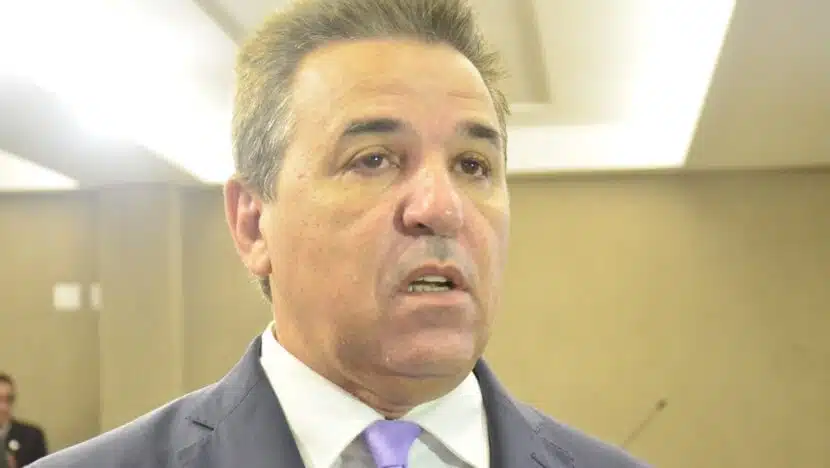 Luiz Eduardo critica paralisação de obras no Walfredo Gurgel e sugere intervenção federal