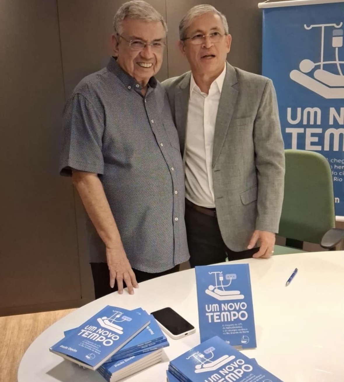 "Um Novo Tempo" confirma prestígio do médico Paulo Davim em noite de autógrafos na AMRN