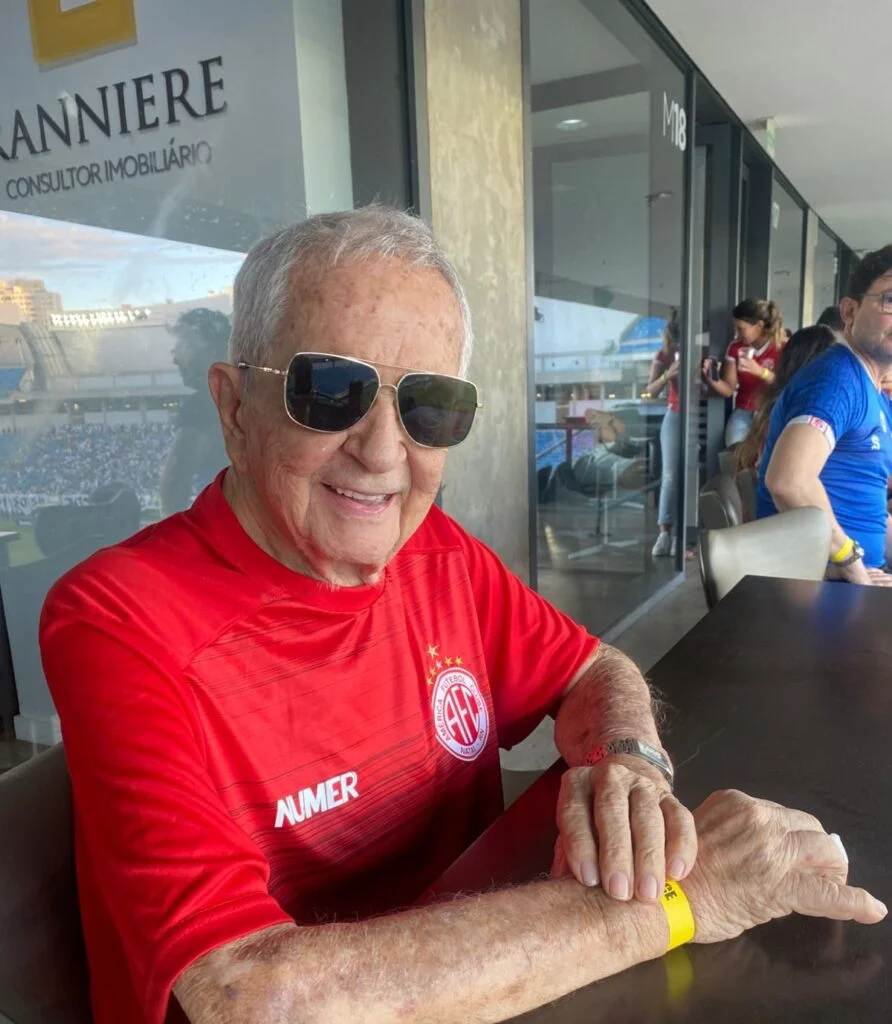 Homenagem: Hélio Santa Rosa recebe título de cidadão natalense nesta quinta na CMN