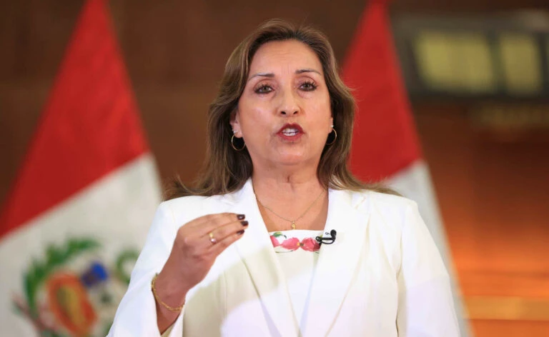 Presidente do Peru quer pena de morte para estuprador de criança