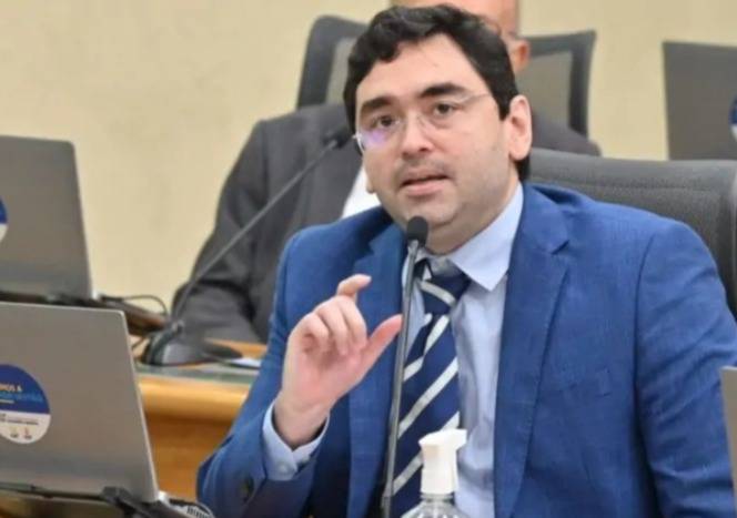 Adjuto Dias critica Governo do RN por vincular reajuste salarial de servidores a aumento de impostos