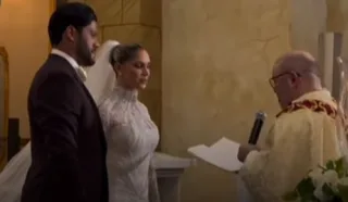 Jogador Hulk se casa com Camila Ângelo, sobrinha da ex-esposa, na Catedral de Campina Grande