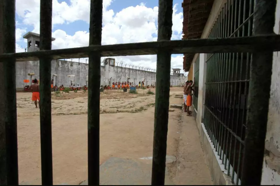 Brasil tem 324 mil mandados de prisão em aberto
