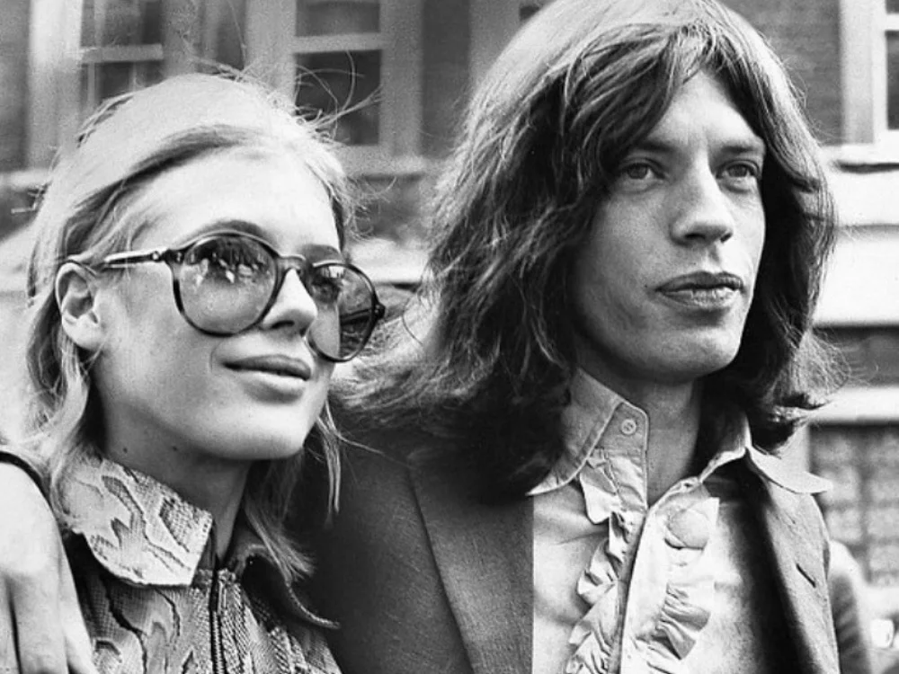 Morre aos 78 anos a cantora Marianne Faithfull, ex-namorada de Mick Jagger