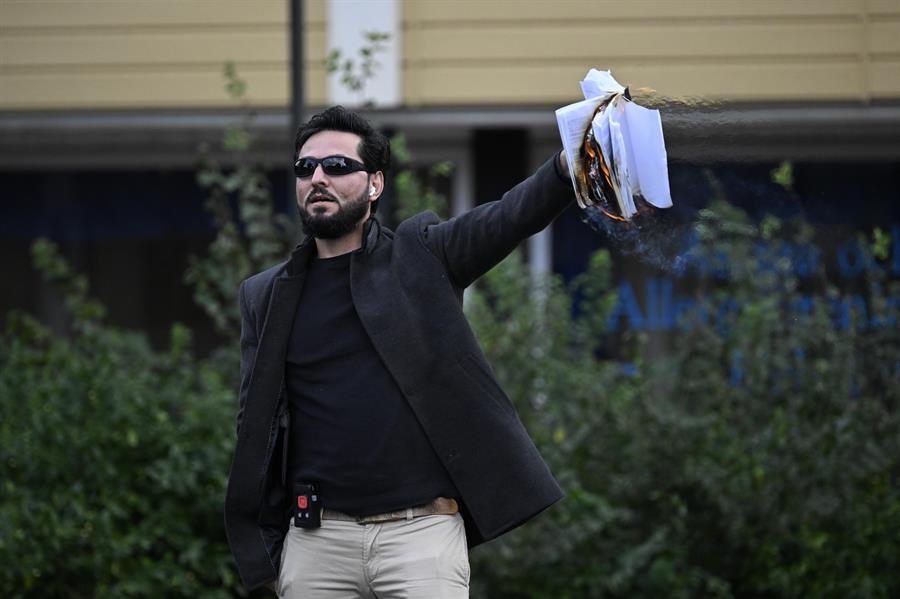 Iraniano que queimou Alcorão na Suécia é executado; 5 são detidos