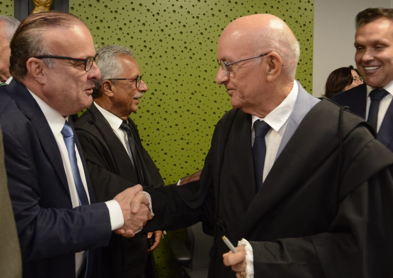 Prefeito Paulinho Freire prestigia solenidade de posse da nova diretoria do TJRN