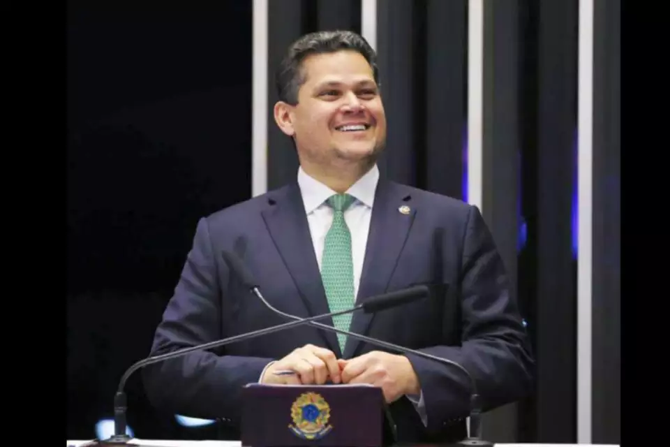 Alcolumbre volta a presidir Senado neste sábado, após eleição da Mesa