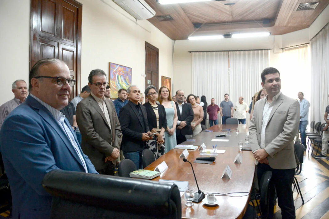 Prefeito de Natal reúne secretários e cobra redução de 20% nas despesas
