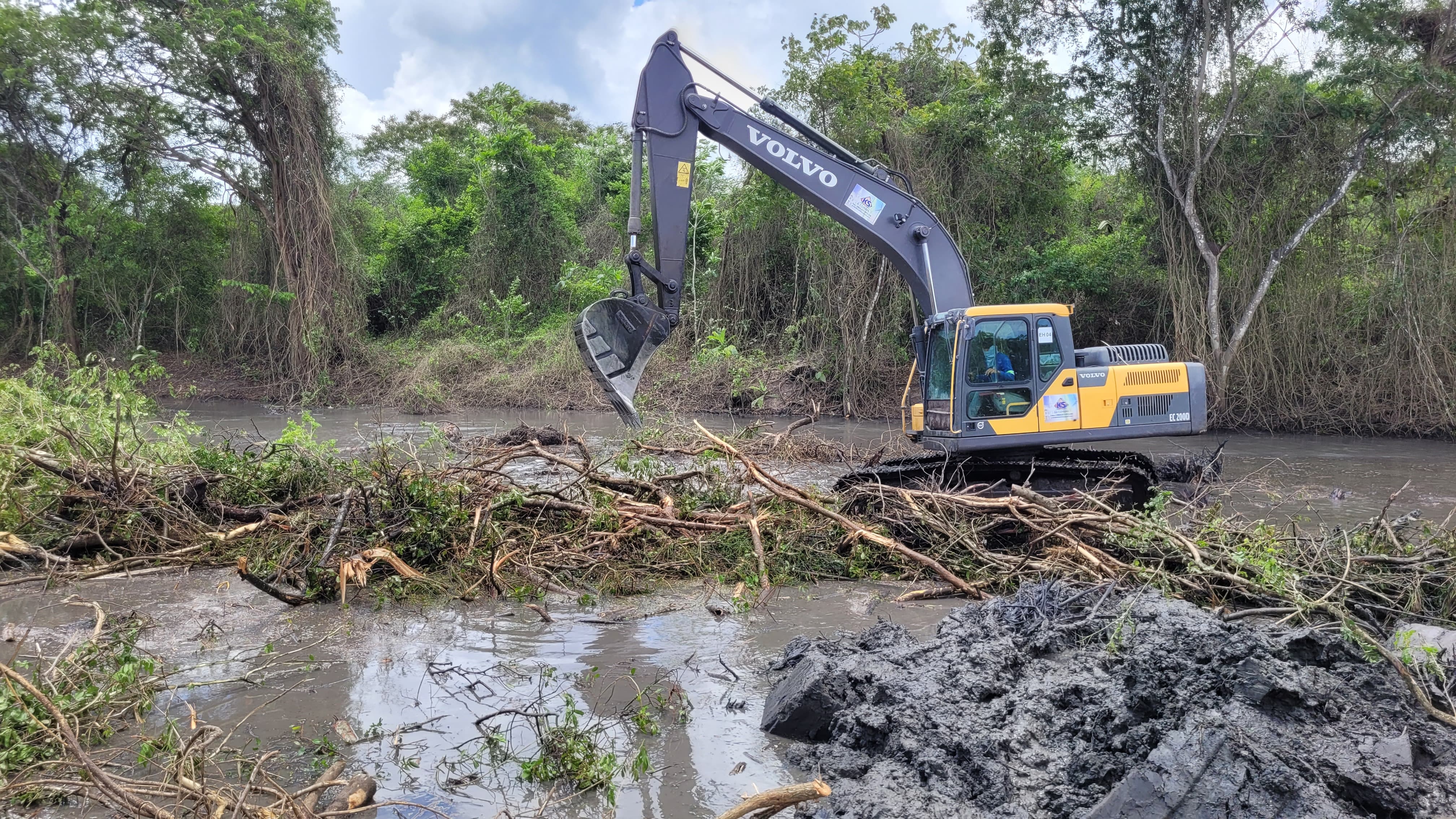 Obra histórica de desassoreamento do Rio Jundiaí avança em ritmo acelerado