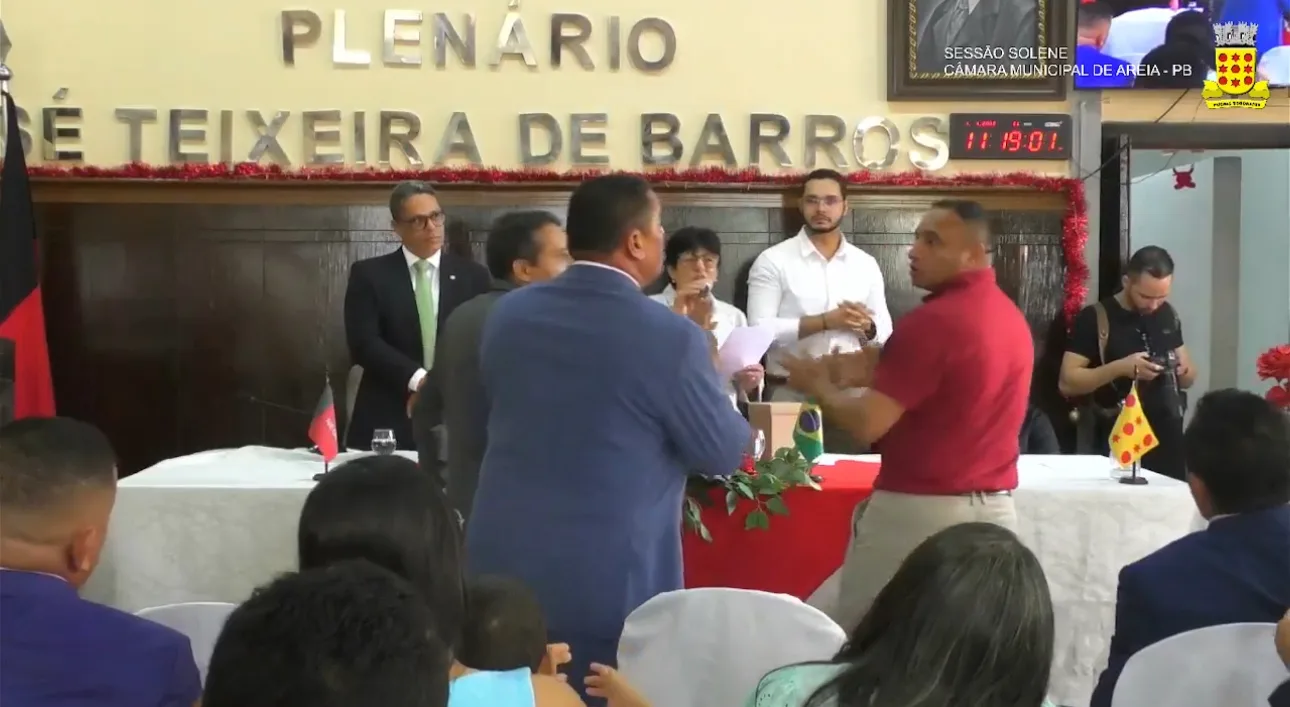 Irregularidades e confusão marcam eleição para presidência da Câmara na Paraíba e BO é registrado