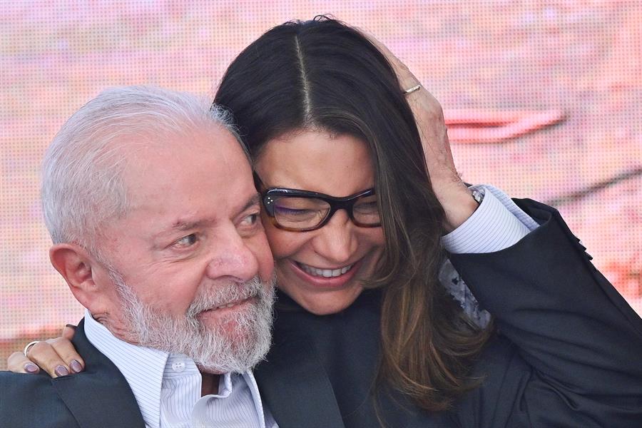 Gabinete de Lula dispensa servidor e dá vaga a amigo de Janja
