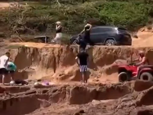 Mulheres ficam feridas em acidente com quadriciclo próximo à praia de Pipa