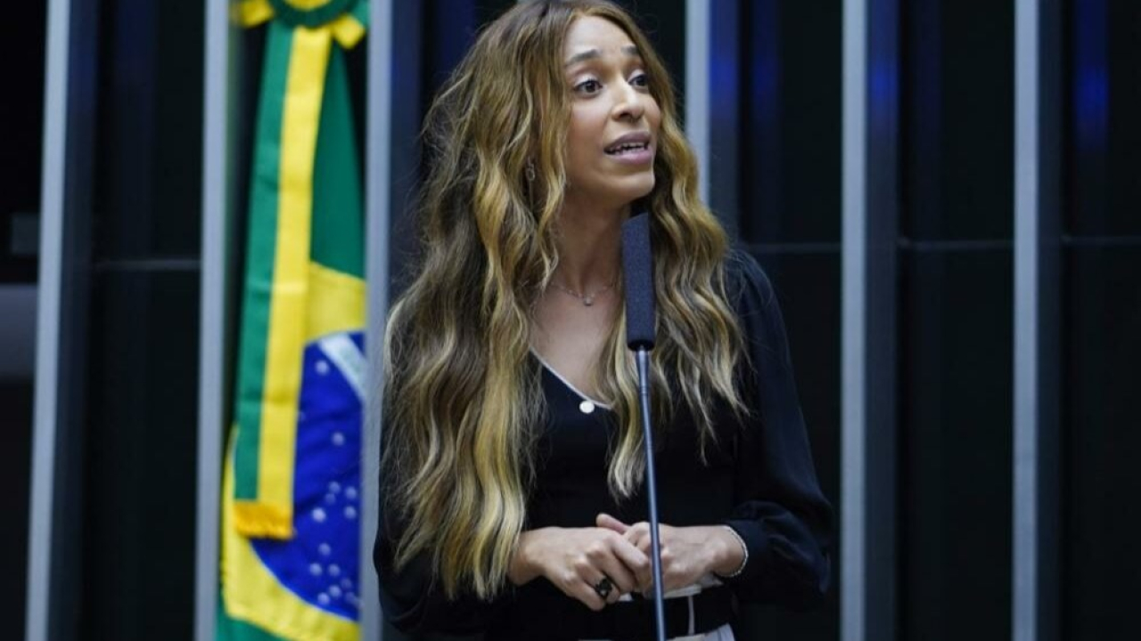 Sonhando com a presidência, Erika Hilton convoca a comunidade trans a 'tomar o Brasil'