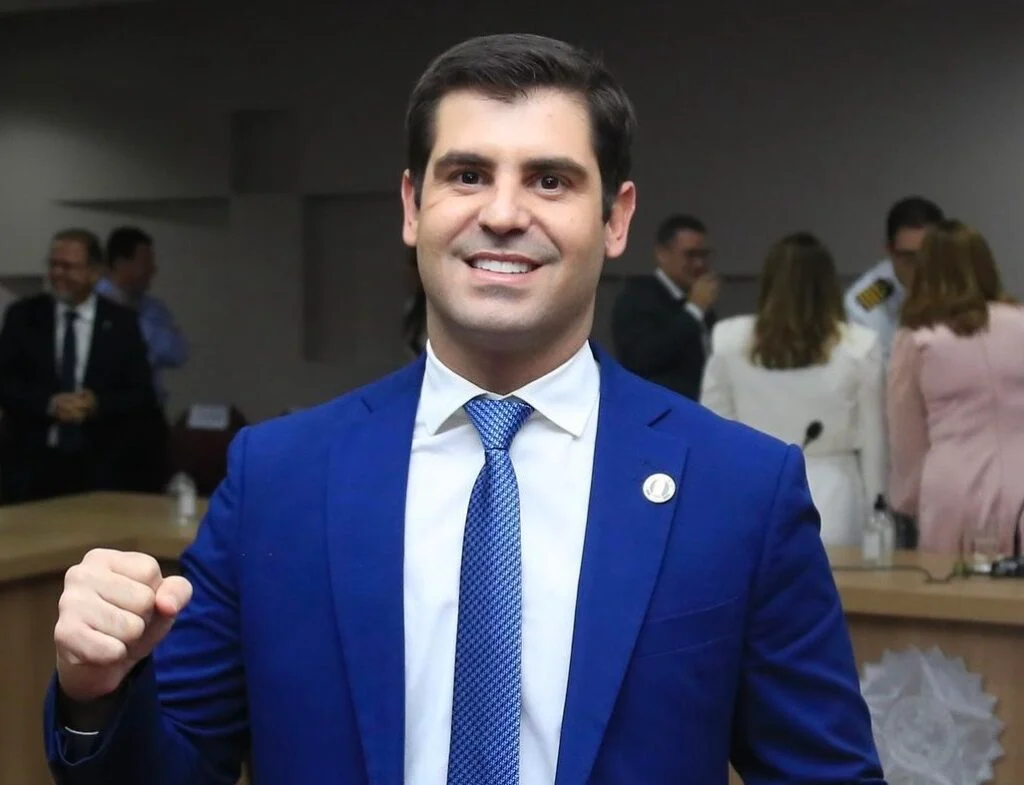 Vereador mais votado de Natal, Robson Carvalho será candidato a deputado estadual