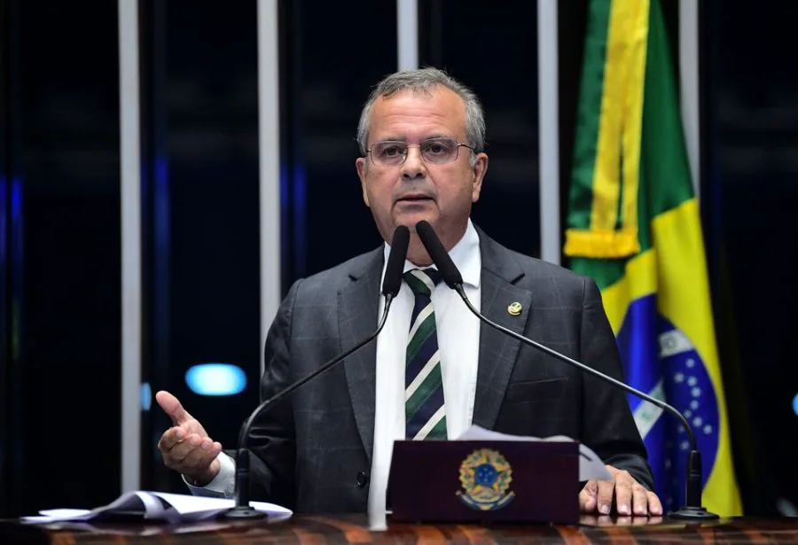 ‘Diplomacia do PT é seletiva’, diz Rogério Marinho sobre deportações de brasileiros com algemas