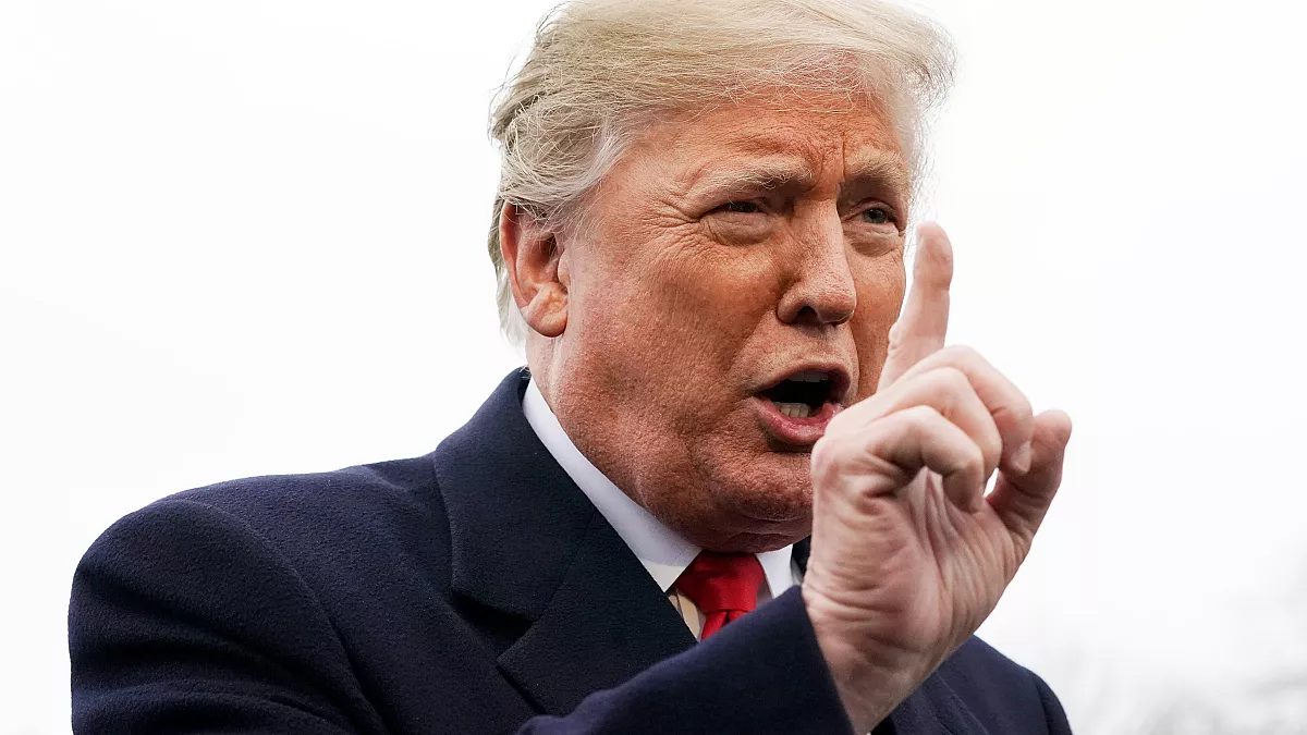 Trump ordena exclusão de pessoas trans das forças armadas