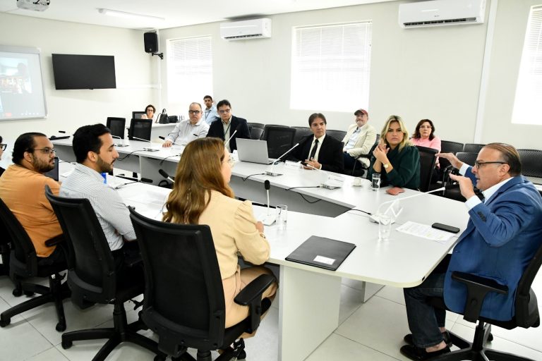 Paulinho Freie discute processo de licitação do transporte público com Tribunal de Contas