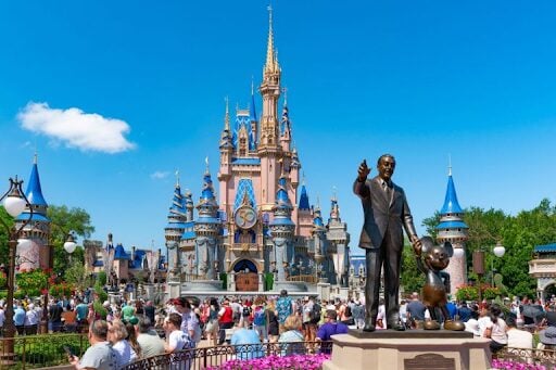 Justiça do RN condena empresa de turismo por cancelar viagem de clientes para Disney