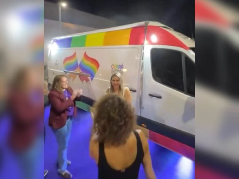 Ceará batiza ambulância para LGBTs com nome de travesti assassinada
