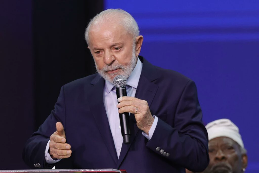 Um ano após pacto, governo Lula concluiu 7% das obras inacabadas