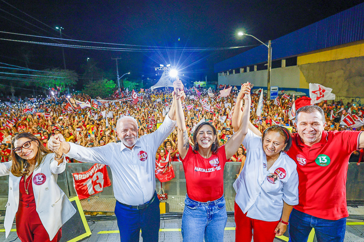 Lula torrou R$ 1,4 milhão em voos da FAB para fazer palanque a aliados, incluindo Natália Bonavides, em Natal