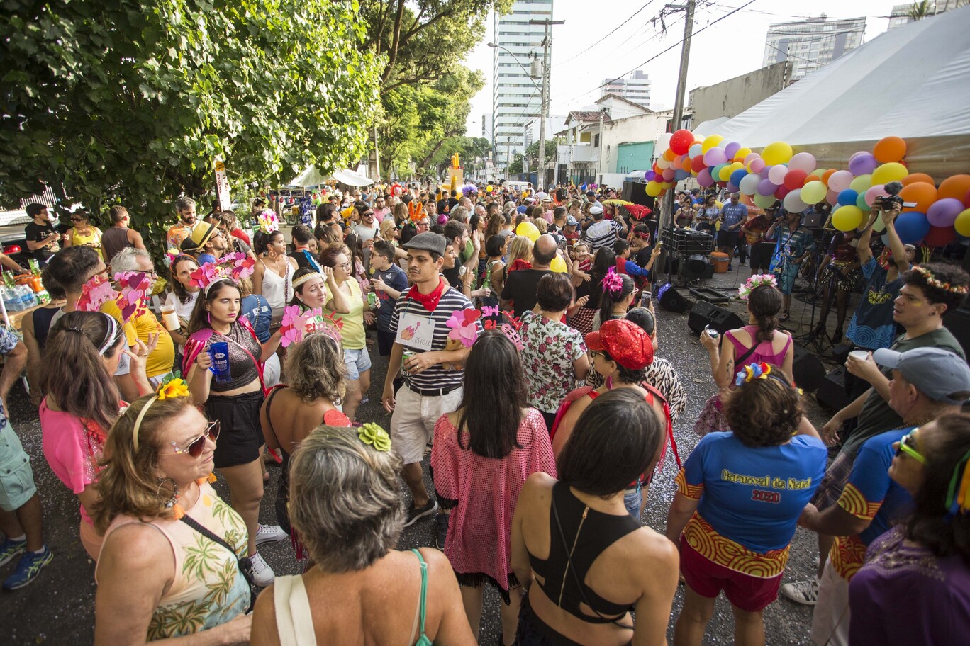 Bloco do Submarino Amarelo faz tributo carnavalesco aos Beatles no sábado de carnaval