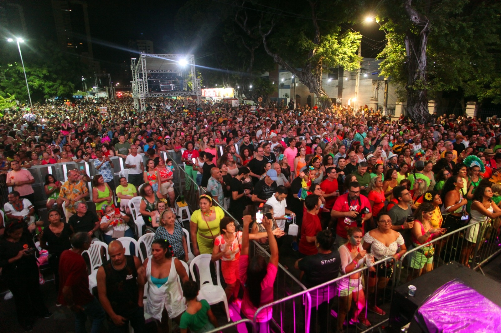 Pesquisa aponta que quase 70% das pessoas devem permanecer em casa durante o Carnaval