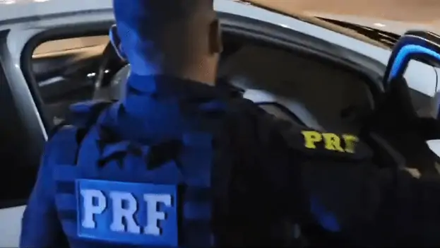 PRF intercepta motorista com 1,2 kg de cocaína pura em Parnamirim