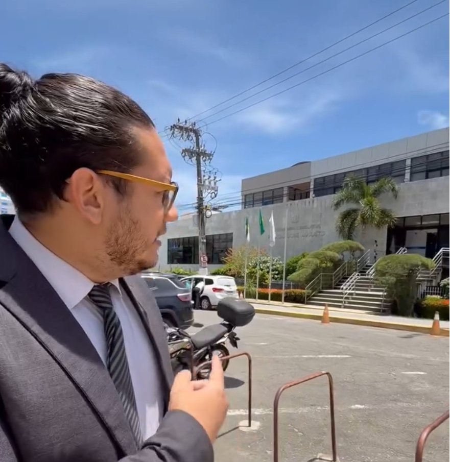 Vereador de Natal protocola na ALRN pedido de impeachment da governadora Fátima Bezerra