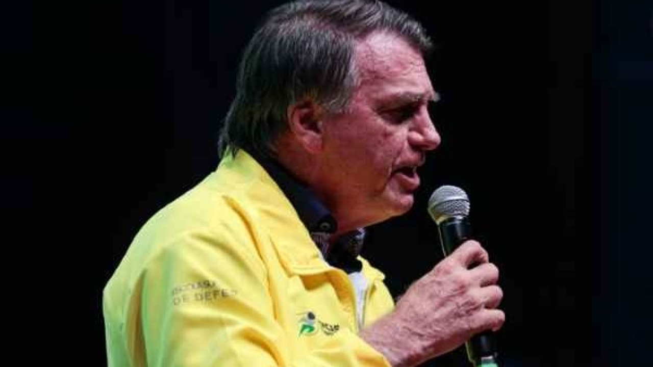 Após ser citado por Trump, Bolsonaro diz que Lula, mais uma vez, 'ofende o povo americano' em postagem nas redes sociais