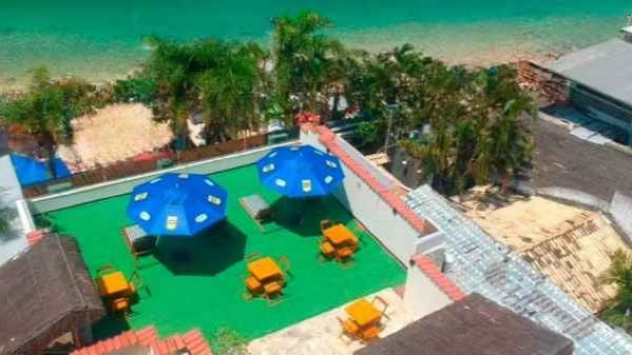 Casal pede reembolso das reservas durante lua de mel após descobrir que hotel era estilo liberal; entenda